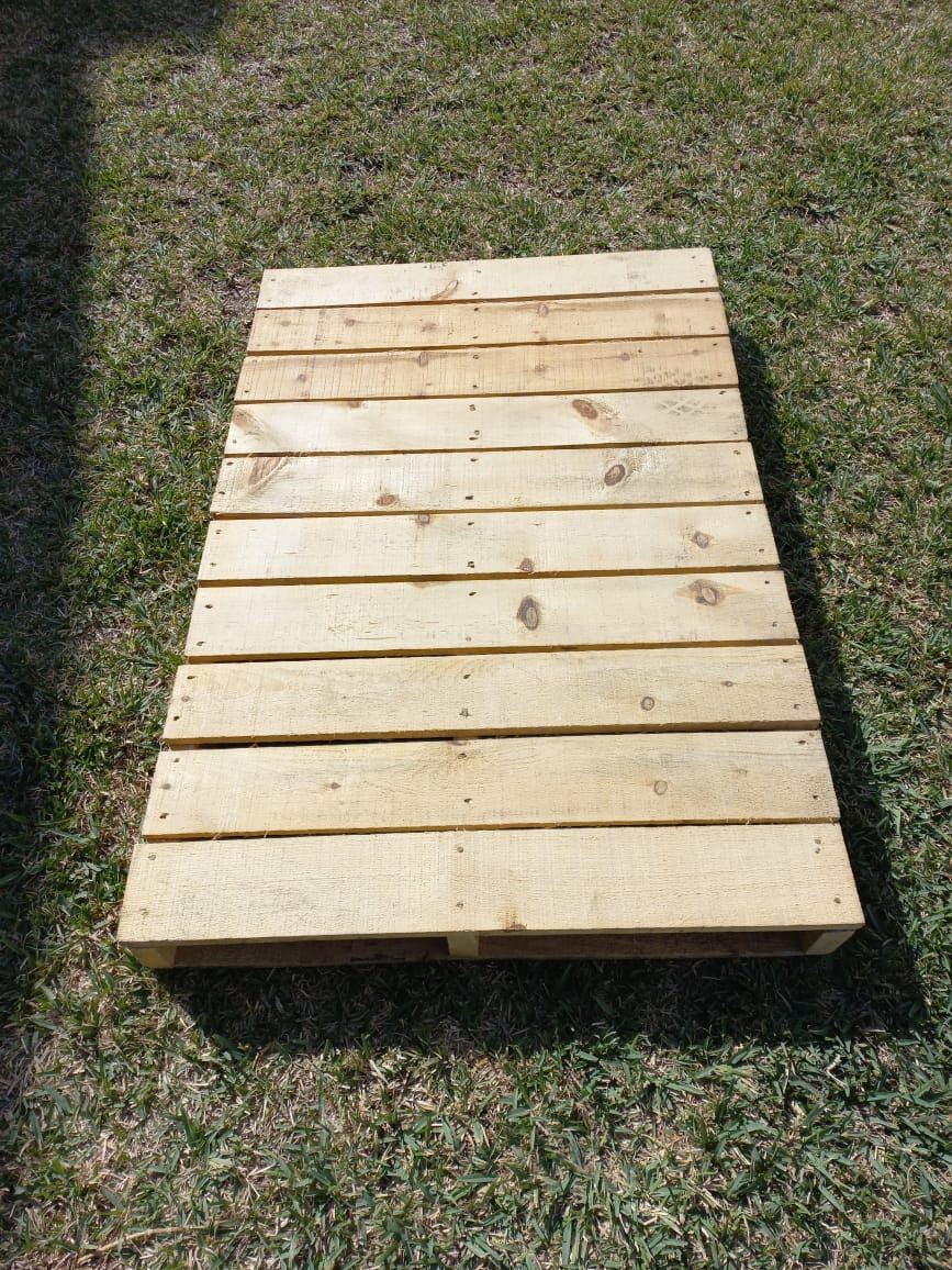 Tarima de madera nueva de 40 por 48 pulgadas